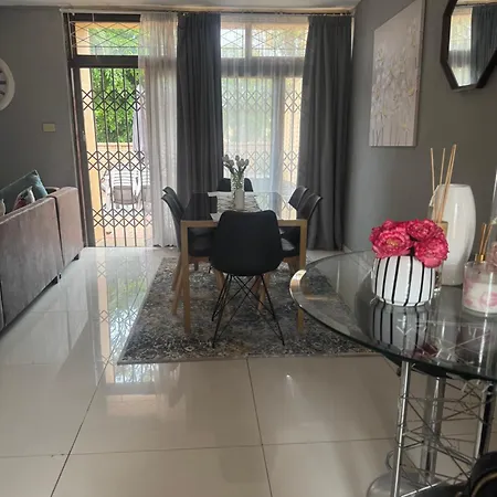 Jessica'S Guesthouse Durban Exterior photo